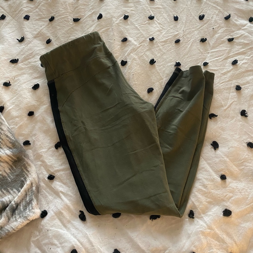 Green workout leggings